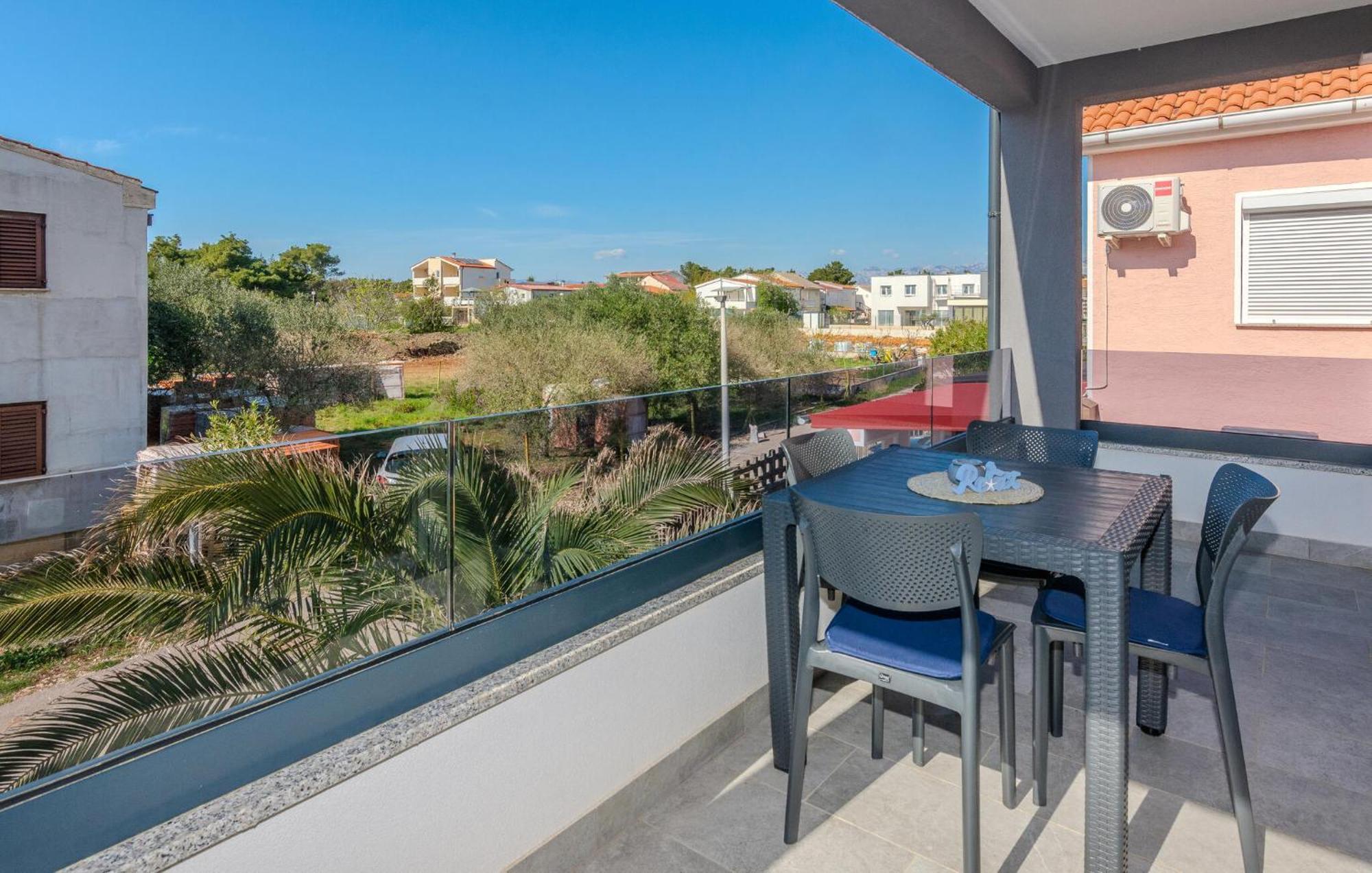 Apartment 1 Bedroom Awesome In *